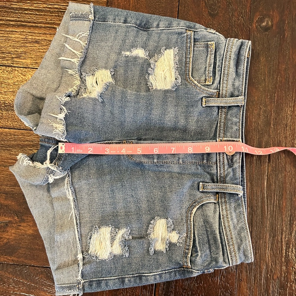 Hollister High-Rise Mom Short Vintage Stretch Denim Shorts - 3in - Picture 8 of 9